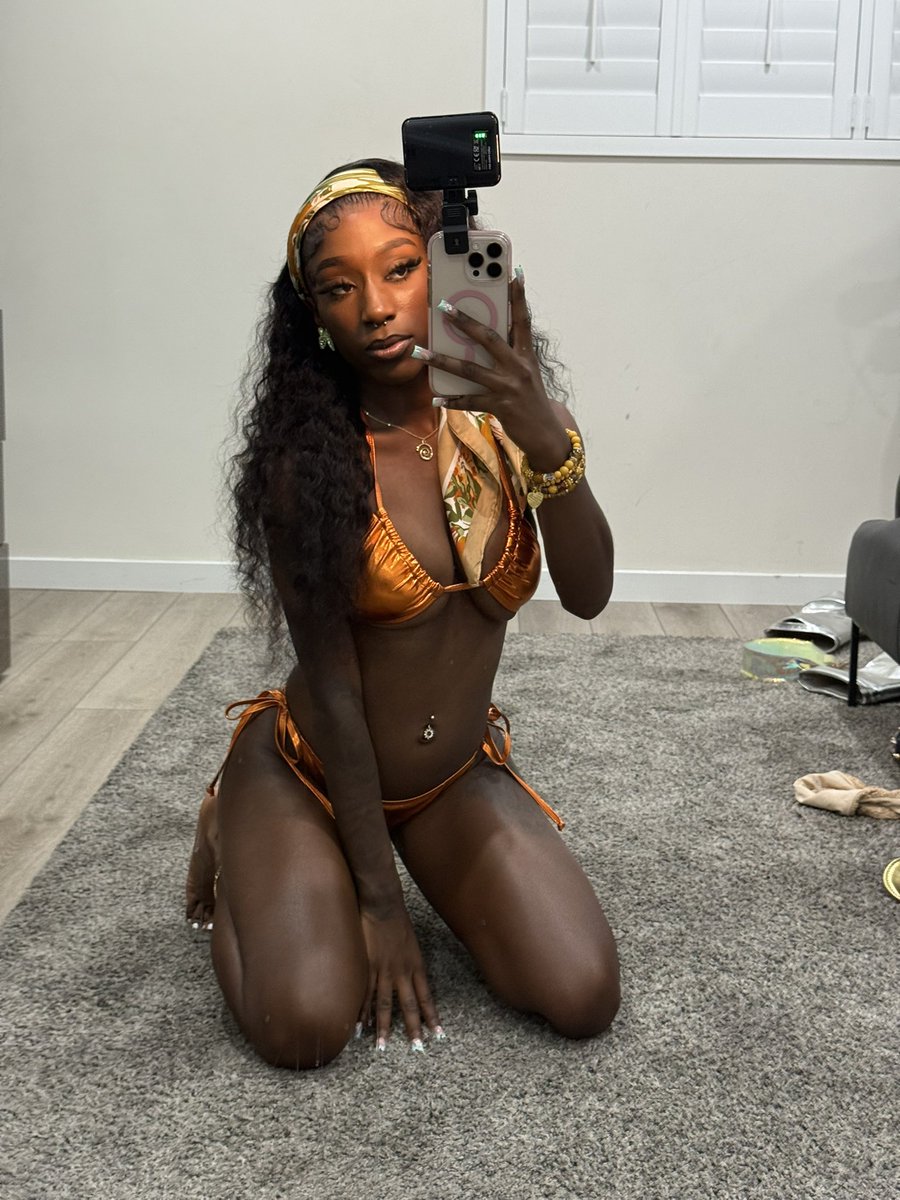 msgemini2uu's tweet photo. I love miami and miami loves me https://t.co/b4wk4SPAqw