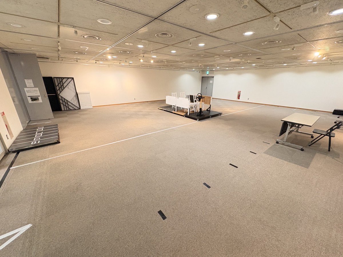 いよいよ稽古スタートです。
舞台監督が朝早くから建て込みしてくれました！
#ナビゲーション2025 
9/12〜9/14
KAAT神奈川芸術劇場大スタジオ

みなさまを
🚗チケット購入サイトへナビゲーション
t.livepocket.jp/t/navi2025

🔻公式HP🔻
navigation2025.com

#松本梨香 #山沖勇輝 #演劇祭受賞作