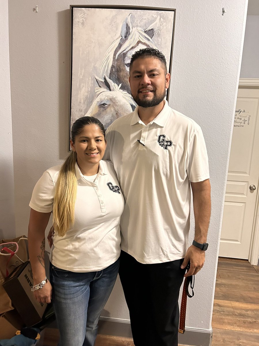 shyan_08's tweet photo. A lot of first today….13th year, 10th grade, 7th grade, 1st grade, & kindergarten……needless to say Kindergarten whooped bubs butt! @Aocho77 #GPpurpose #myHive @GalenaParkISD @AnttDelgado https://t.co/y3iGttHURJ