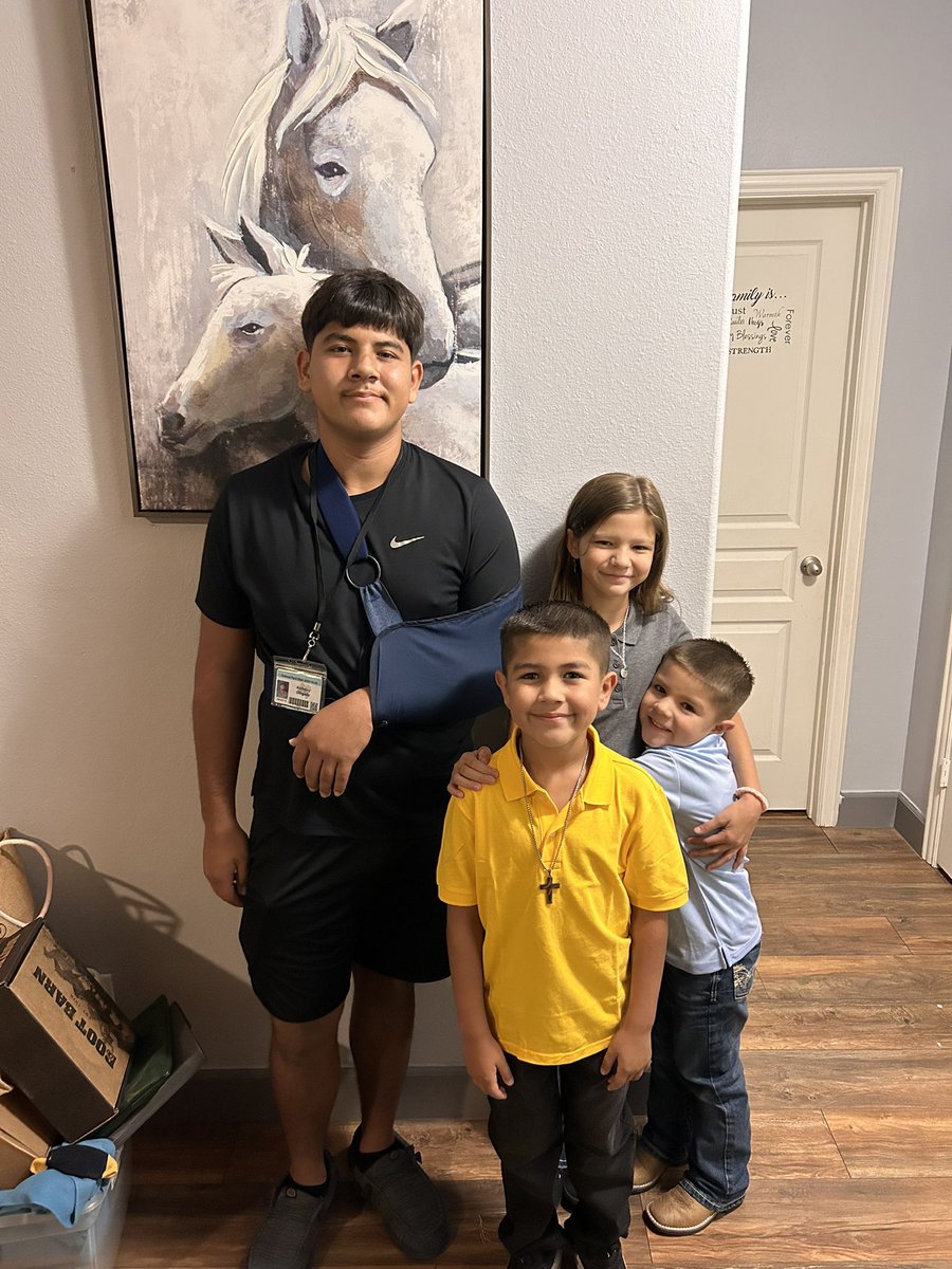 shyan_08's tweet photo. A lot of first today….13th year, 10th grade, 7th grade, 1st grade, & kindergarten……needless to say Kindergarten whooped bubs butt! @Aocho77 #GPpurpose #myHive @GalenaParkISD @AnttDelgado https://t.co/y3iGttHURJ