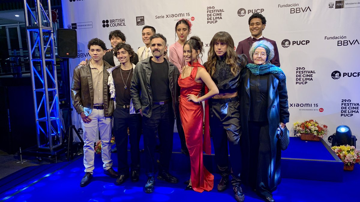 ReflektorCine's tweet photo. Alfombra Azul: Estreno de #LosInocentes, adaptación del libro de Oswaldo Reynoso a cargo del director Germán Tejada, con presencia de todo su elenco. (Fotos: SM) 

#29FCL #CinePeruano #Cine Festival de Cine de Lima https://t.co/hdkO6SAUQ9