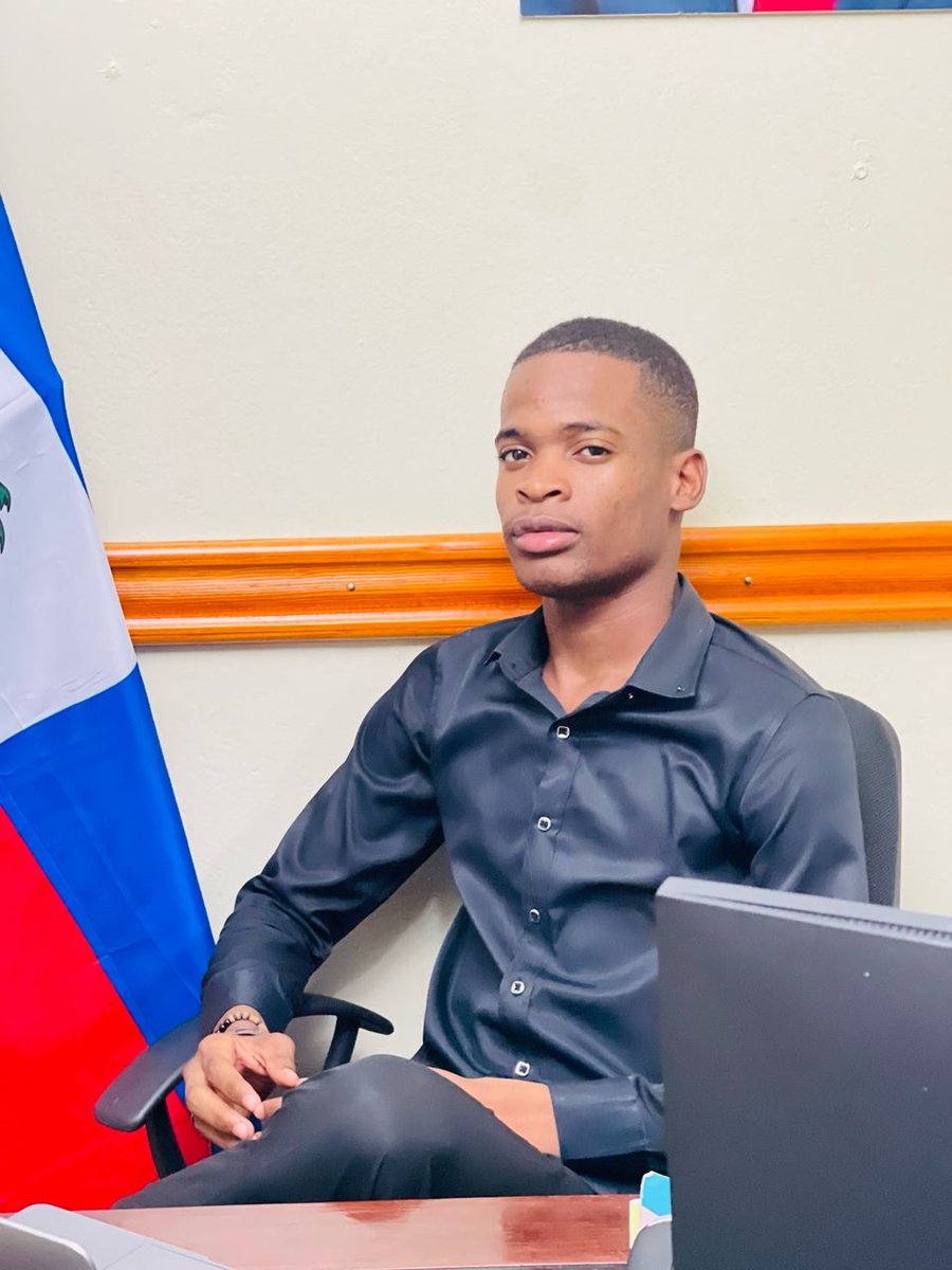 Je suis fier de mon engagement en tant que jeune dans le parti politique EDE. Exercer mes droits civils et politiques est un droit fondamental. Ne laisse personne te décourager ou te dire que la politique n’est pas pour toi.#EDE