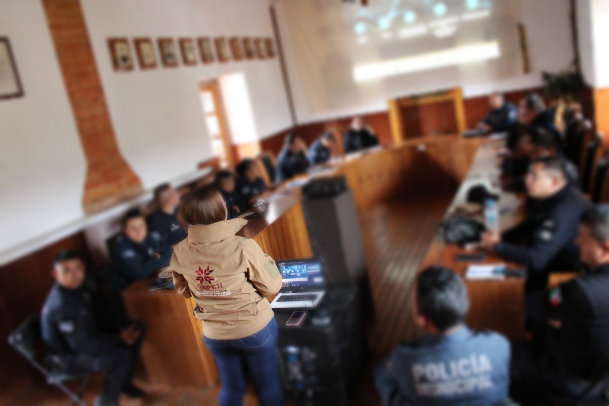 CBPEHidalgo's tweet image. La CBPEH, continúa trabajando en la capacitación a policías municipales de la entidad, en materia de desaparición de personas. Por lo anterior, el día de hoy, se impartió dicha capacitación a elementos de Seguridad Pública de Mineral del Chico.