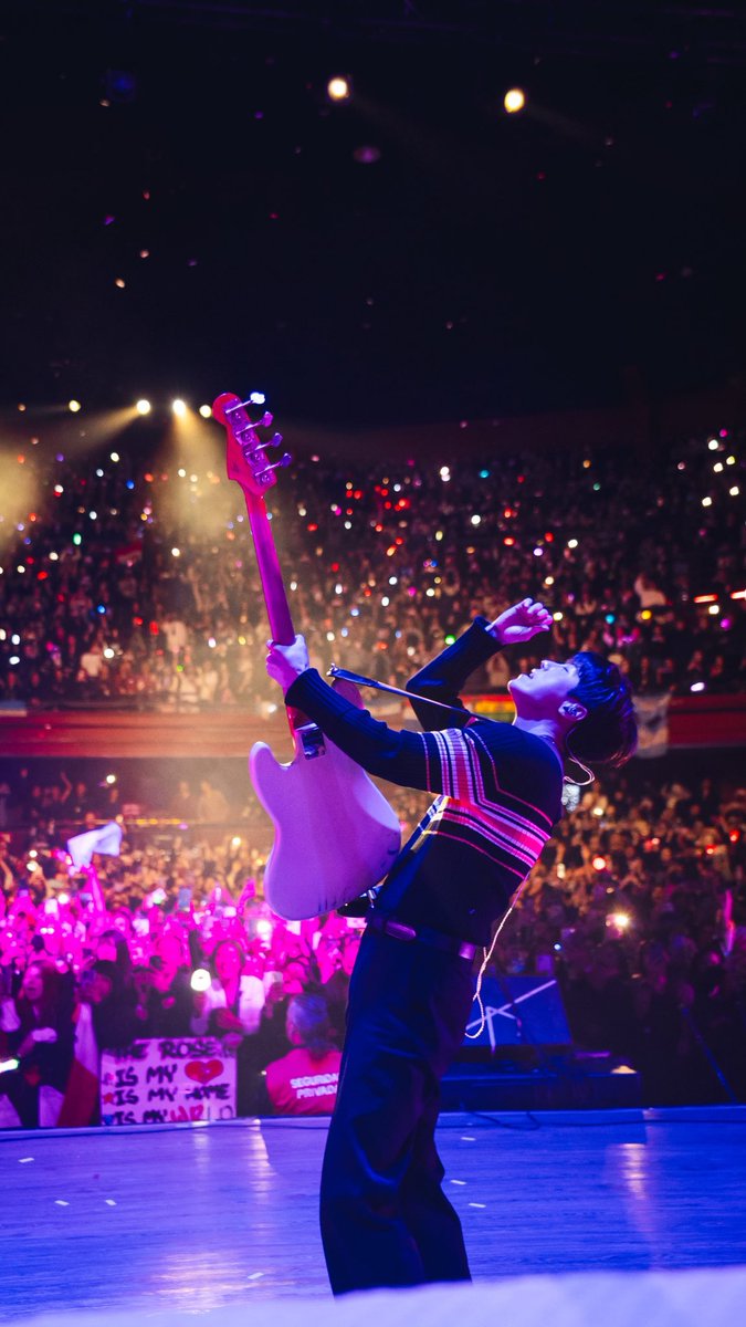 TheRose_0803's tweet photo. [Once Upon A WRLD Tour] Santiago. August 10, 2025

#OnceUponAWRLD
#OnceUponAWRLDSantiago https://t.co/VbMSd5wo94
