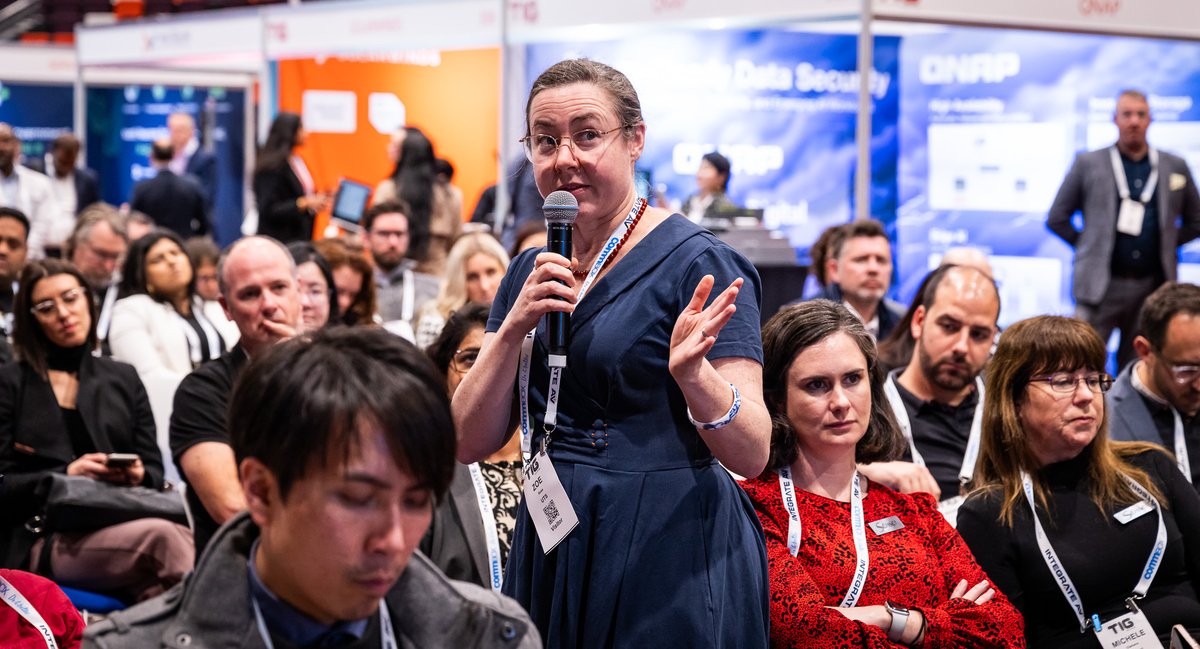 Techingov_AU's tweet image. Sessions. Solutions. Connections. Repeat.

Day 2 at #TechinGov is buzzing

📸 Share your favourite moment with us

Not here yet? Free reg is still open 👉 bit.ly/4lrvnRS