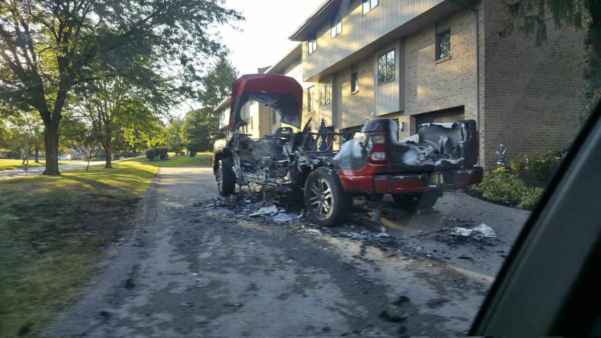 Neighbors truck got burnt tf up today. Thankfully no one got hurt.