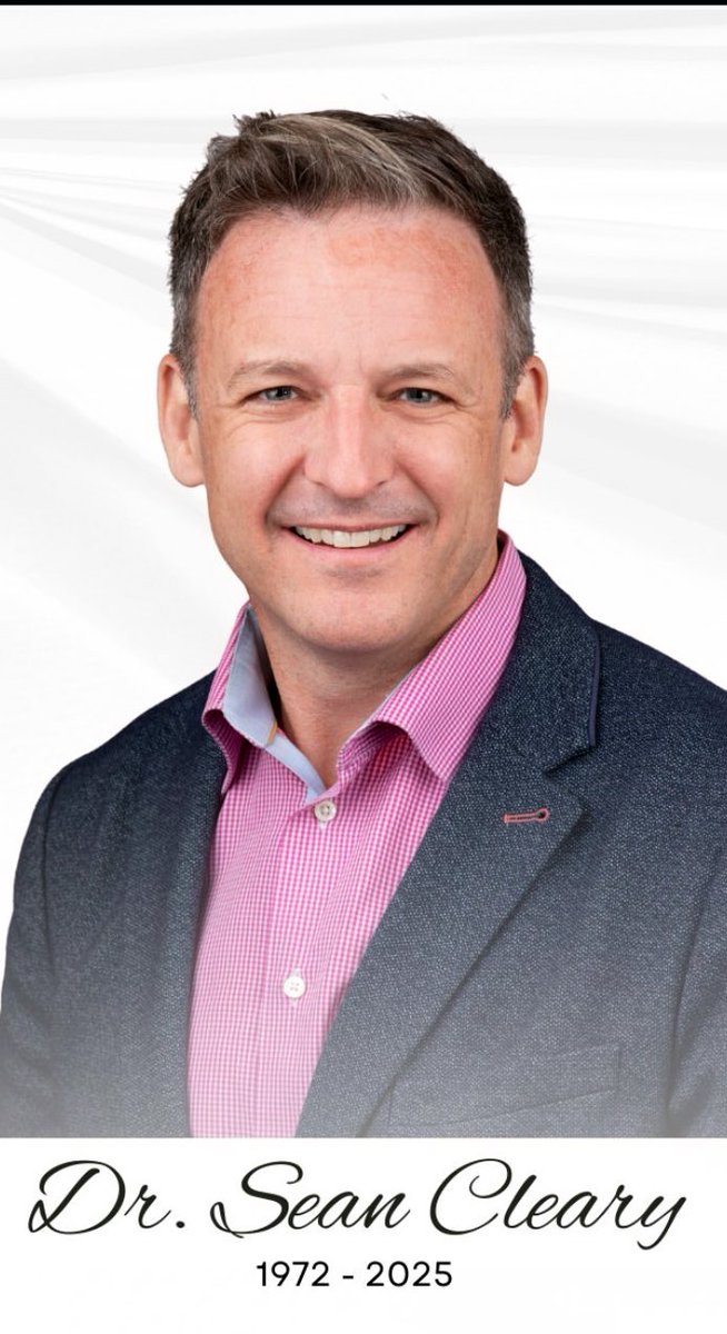 LYohanathan's tweet image. It is incredibly hard to process 
What a loss we all feel with Dr. Clearys passing. My heartfelt condolences
To his family. Sean trained me as a resident in Toronto , a fellow at mayo , played a pivotal role in my career. He was an exemplary surgeon, friend, mentor and colleague.