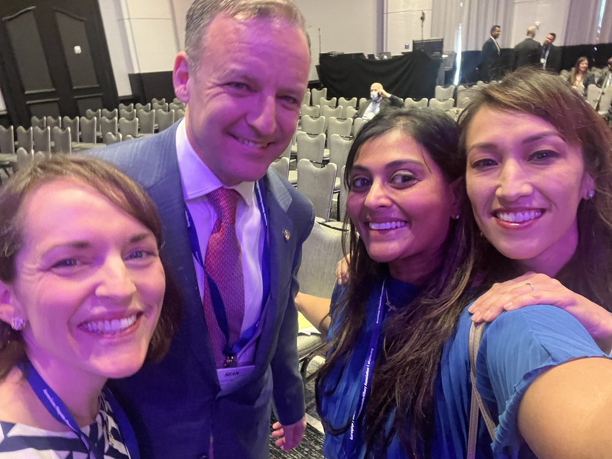 LYohanathan's tweet image. It is incredibly hard to process 
What a loss we all feel with Dr. Clearys passing. My heartfelt condolences
To his family. Sean trained me as a resident in Toronto , a fellow at mayo , played a pivotal role in my career. He was an exemplary surgeon, friend, mentor and colleague.