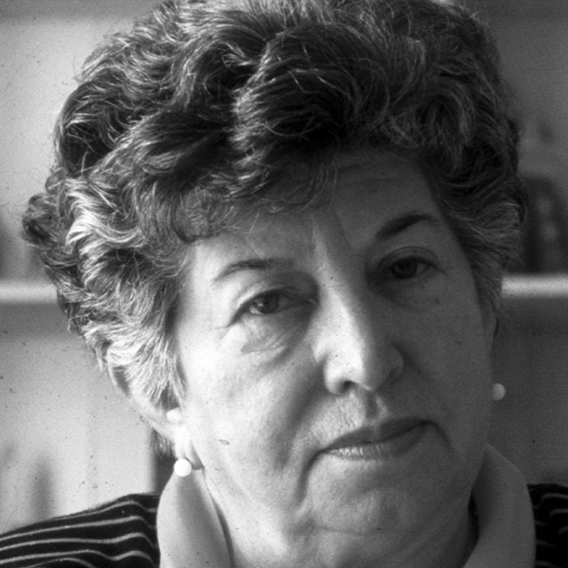hijos_capital's tweet photo. Su abuela paterna fue María Isabel "Chicha" Chorobik de Mariani, una de las fundadoras de Abuelas de Plaza de Mayo. Su abuela materna fue Genoveva Kwepie Dawson. 

Seguimos buscando. Hasta todos los abrazos. 

Fotos y fuente: @abuelasdifusion https://t.co/JONEdoD449