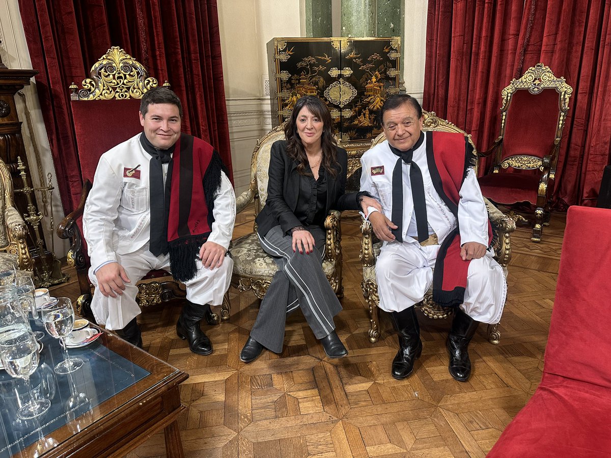 BerbegliaTuron's tweet photo. Un día especial en @DiputadosAR , día de homenaje a Fede Córdoba junto a las VOCES DE ORAN. Hermosos recuerdos. Gracias Porota por compartir con todos los argentinos a tu extraordinario marido FEDE CÓRDOBA, Estará  siempre entre todos. 
#reconocimiento #vocesdeOran #chaqueñopalavecino