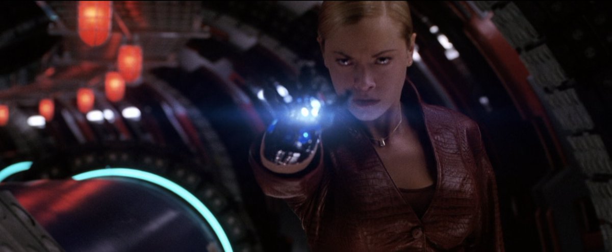 "Terminator 3: Rise of the Machines" (2003)
Direção: Jonathan Mostow

Damn, even the bad blockbusters used to look good.