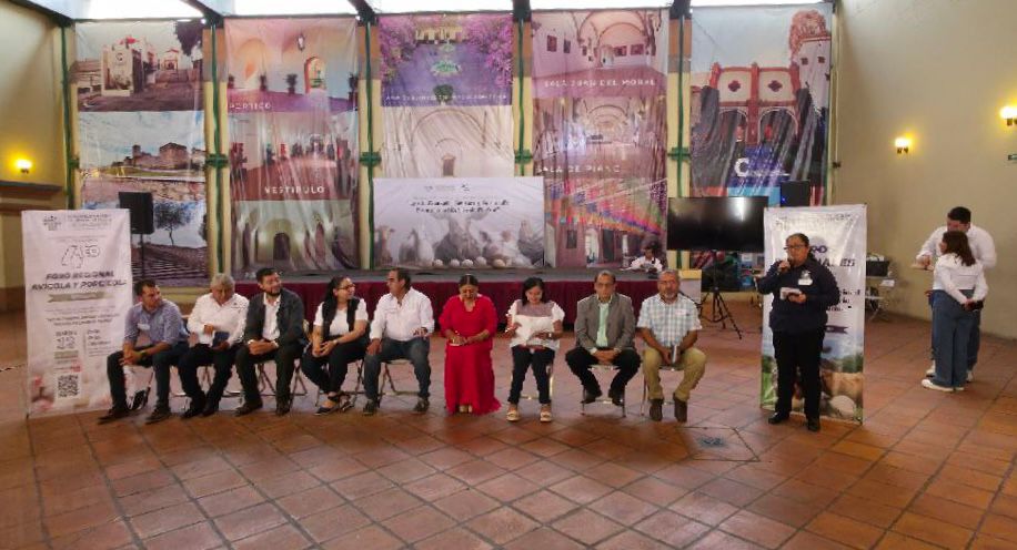 Clausuramos con éxito el 4º Foro Regional Avícola y Porcícola en Tehuacán, un espacio que reunió a productoras, productores, académicos y especialistas para construir juntos el camino hacia una nueva legislación que fortalezca al sector pecuario poblano.
Actualmente contamos con