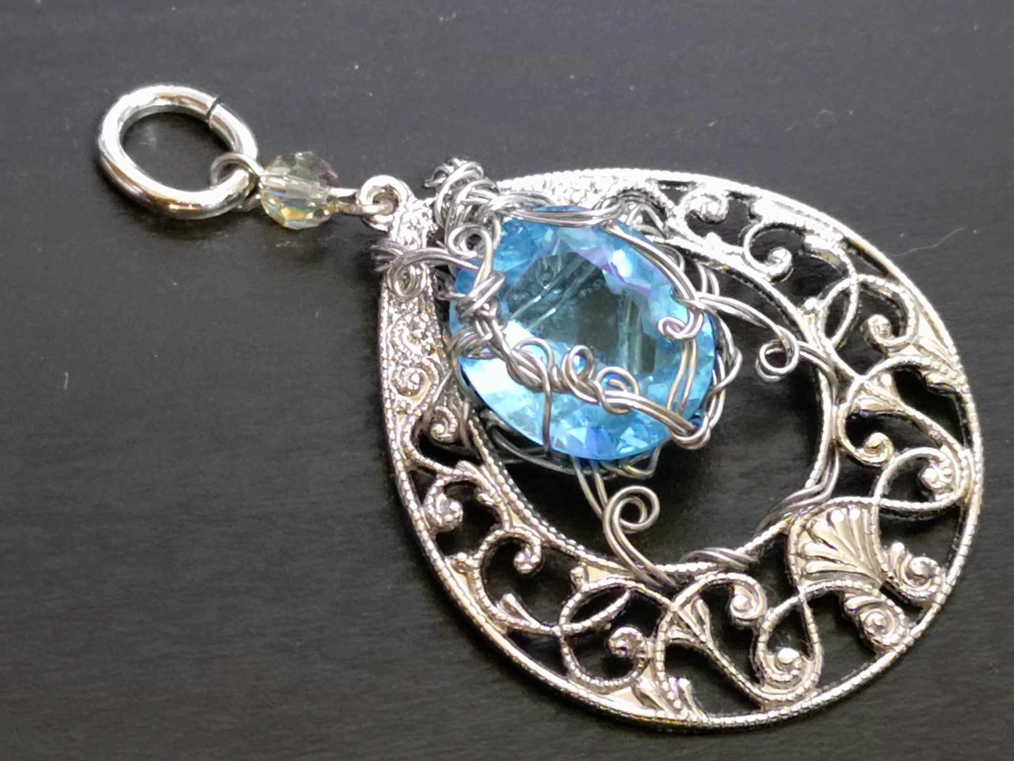 今週末限定セール激レア　巨大　水晶　ポイント　約4.5キロ 今週末限定セール激レア 巨大 水晶 ポイント 約4.5キロ - メルカリ