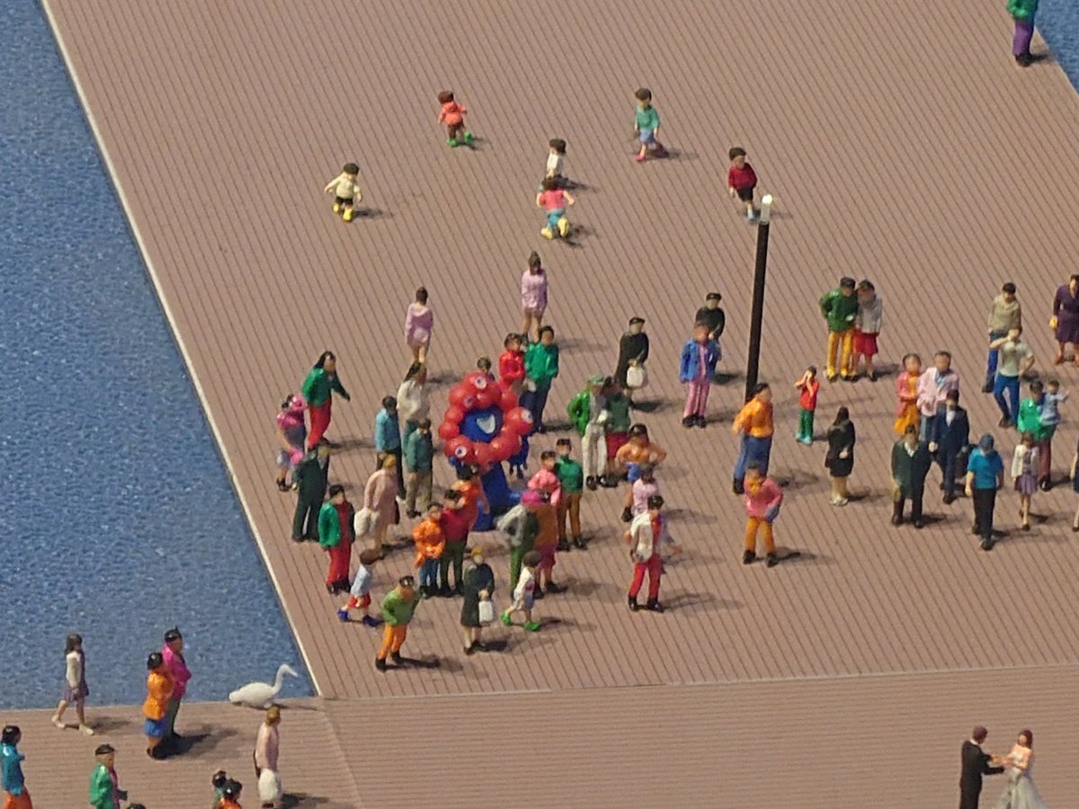 ＃ミャクミャク探し
お盆休みは人が多過ぎた。