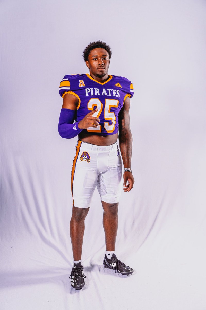 Eddie Love Jr (@eddielove22) on Twitter photo Greatest shape I have been in.
Year one is here🏴☠️💜 #PirateNation <a href="/Coach_B_Harrell/">Coach Blake Harrell 🏴☠️🏴☠️🏴☠️</a> <a href="/CoachFree1906/">Rodney Freeman II</a> <a href="/coach_jdbaker/">John David Baker</a> <a href="/HTC247/">Hoist The Colours</a> Greatest shape I have been in.
Year one is here🏴☠️💜 #PirateNation <a href="/Coach_B_Harrell/">Coach Blake Harrell 🏴☠️🏴☠️🏴☠️</a> <a href="/CoachFree1906/">Rodney Freeman II</a> <a href="/coach_jdbaker/">John David Baker</a> <a href="/HTC247/">Hoist The Colours</a>