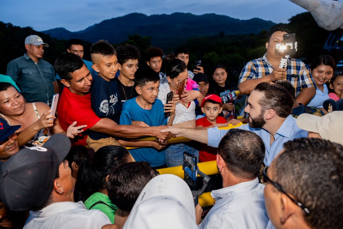 “No vean este puente como la finalización de un proyecto, sí es la finalización de una obra, pero no lo vean como la finalización de nuestro trabajo acá, sino como el inicio de nuestro trabajo aquí para sacar adelante a San Antonio y sus familias y de la misma manera a Carolina y