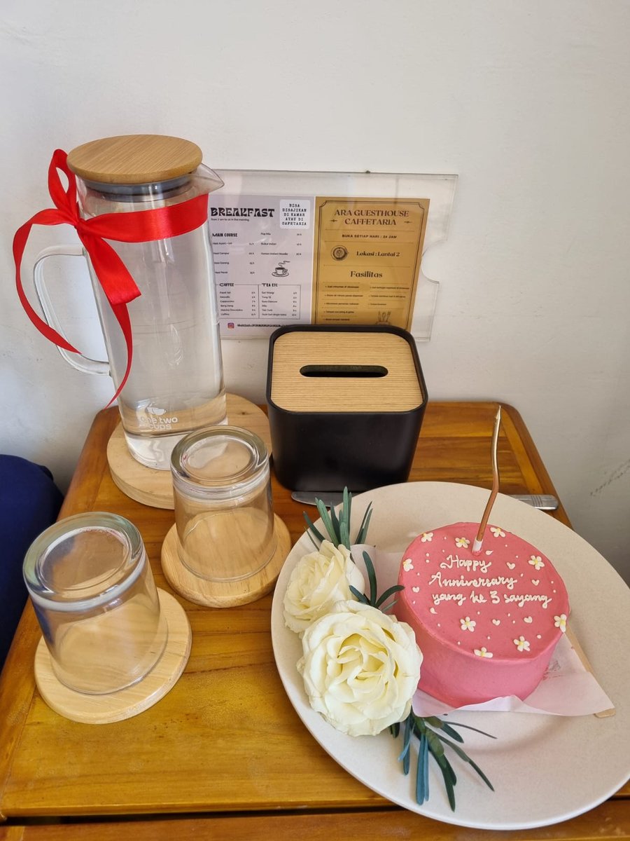 ARA_GuestHouse's tweet photo. Happy Anniversary buat our lovely guest, semoga suka. 
Dapatkan paket seperti ini hanya dengan 150k + 250k (deluxe Superior room view pool ) = 400k nett 

Ara Guest House Batu
Gang Soleh no 7 Oro - Oro Ombo Batu 

Wa : 081805160168 
#villabatumurah
#hotelbatumurah https://t.co/Q5ORGt6zWd