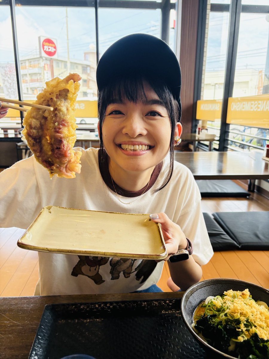 hiTomi_713's tweet photo. うどん食べられたー！感動の美味しさ✨✨
人も食べ物も素晴らしくて、香川大好きになっちゃったー♡♡

今回はもう東京に戻りますが、また来まーす！！ありがとう香川！！ https://t.co/FXt6Kxe7V7