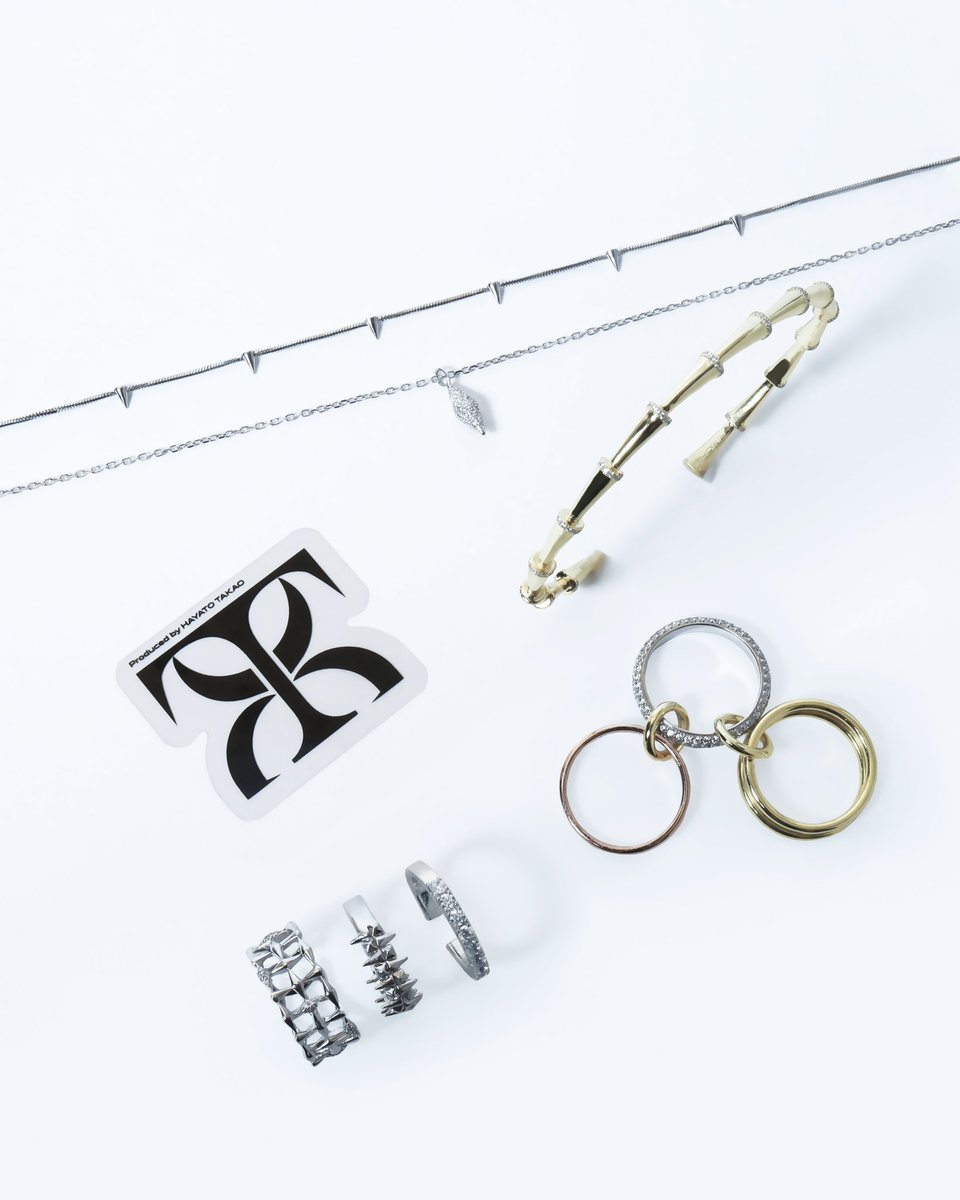 今しかゲットできない豪華特典をご紹介🥀

①BRAND ORIGINAL STICKER
ご購入の方全員へ
ブランドオリジナルステッカーを
プレゼント
※1会計につき1枚

②POST CARD
¥15,000（税込）以上ご購入の方へ
未公開カットを使用した
高尾颯斗直筆プリントメッセージ・
サイン入りポストカードをプレゼント