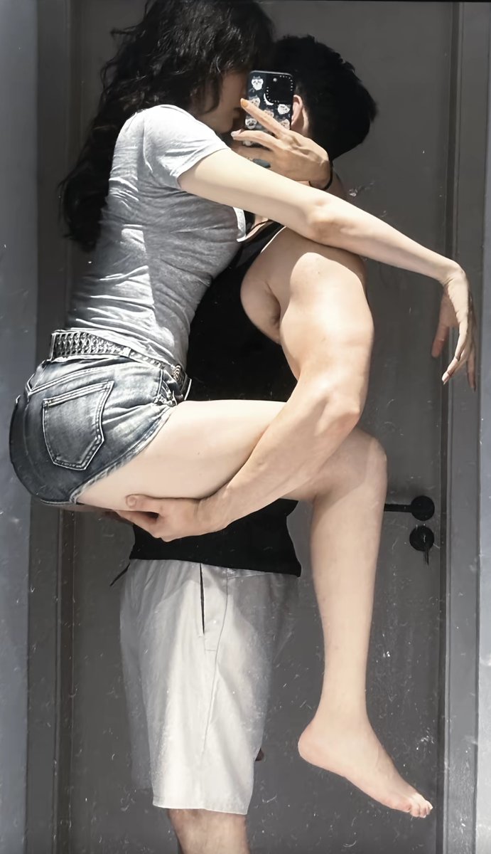 急一個可以這樣抱著我的健身弟弟
#急 
#健身弟弟