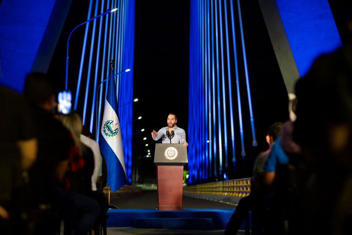 “Primero fuimos a San Antonio a inaugurar el puente de San Antonio, siempre sobre el río Torola. Y luego vinimos acá… aquí estamos ya inaugurando el puente, siempre en el río Torola, pero el puente de Carolina…Hace un par de años ya pusimos la primera piedra. Y en ese tiempo