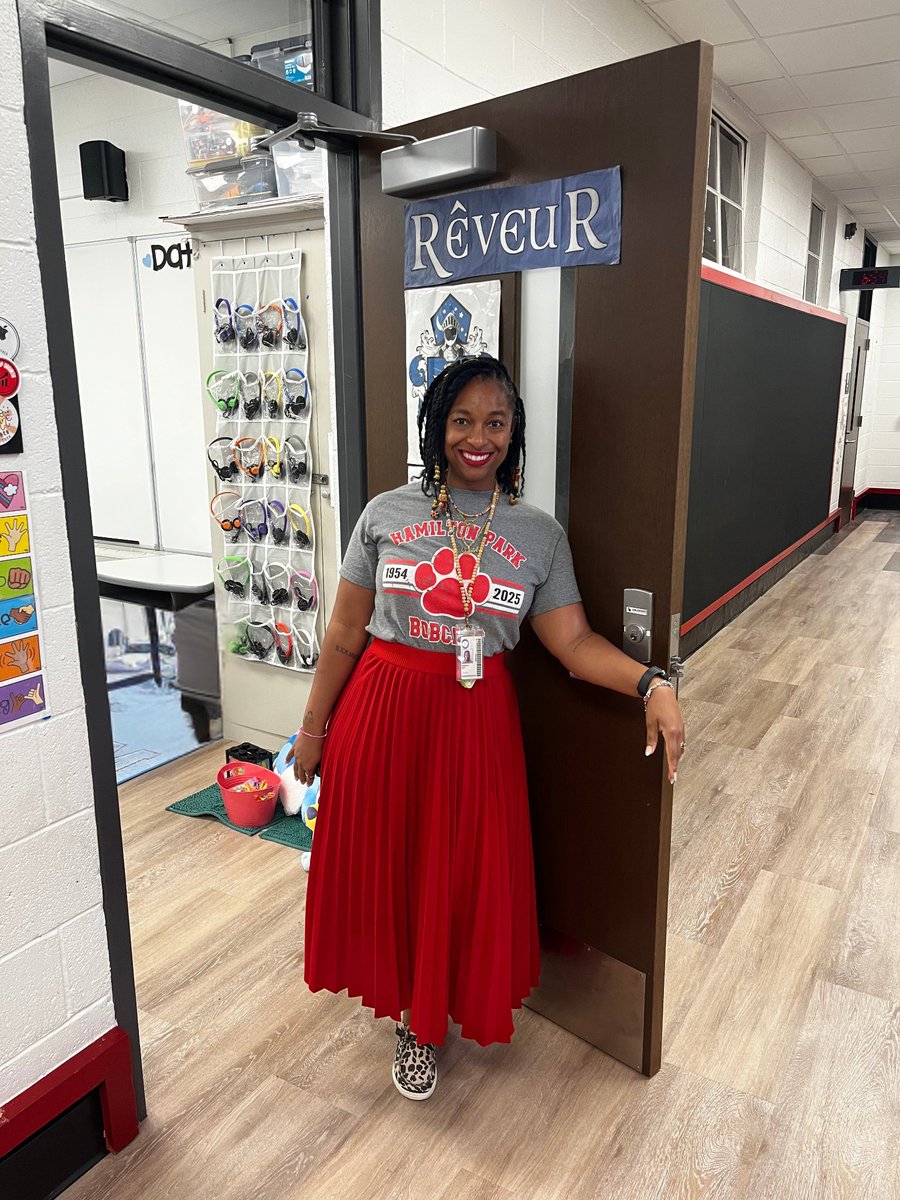 growreadlearn's tweet photo. Year 17 has begun!
Year 8 at HPPM ❤️—still filled with love and deep appreciation!
First day as an Eagle for my forever loves, TnT. So proud of the journey ahead.
#MakingYourMark #LegacyBuilders #HPPM #RISDFirstDay #EaglesElevate https://t.co/ux2fFKuEyz