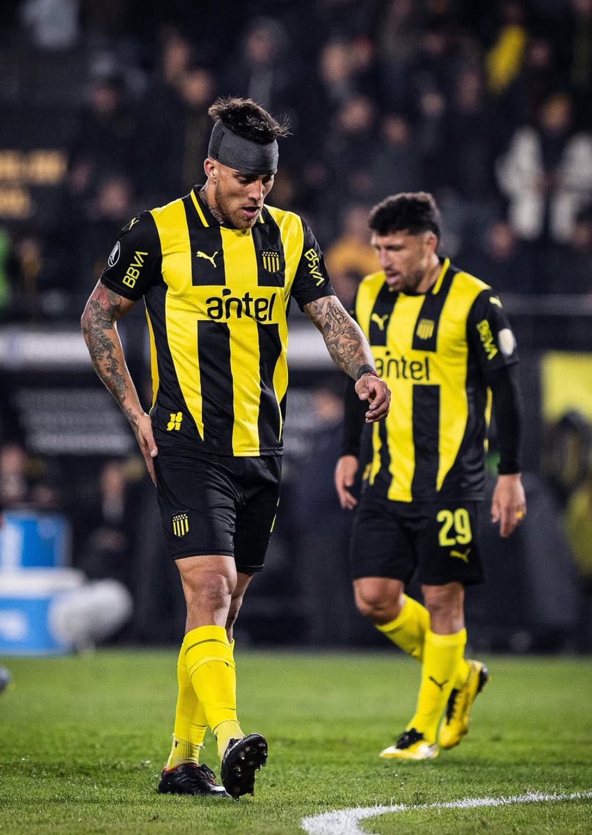 Lorenzo_CAP5's tweet photo. El PARTIDAZO que se mando este señor. En las difíciles es cuando más aparece, y eso es algo muy destacable. Se comió en dos panes a Maravilla. Un caudillo. Oscar Javier Mendez, un zaguero al que he criticado mucho, y con fundamentos, pero cuando tengo que elogiarlo, lo hago. https://t.co/DD0ijvglhp