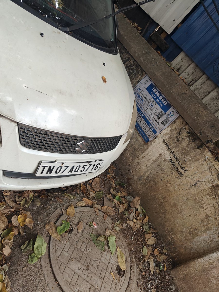sriku19's tweet photo. @chennaipolice_ 

#illegalparking #abandonedvehicles

Location - Sadasivam street, Gopalapuram (opposite to the national public school) https://t.co/58f6BRluvU