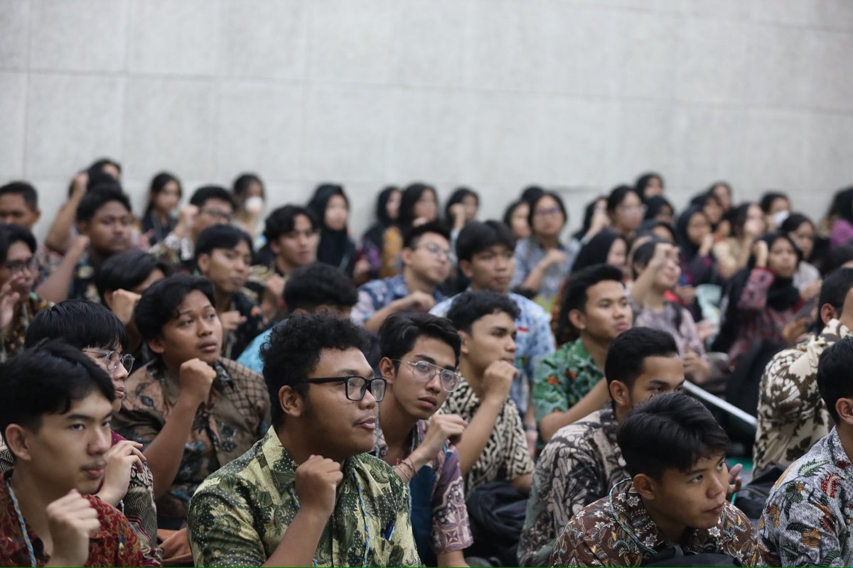 GRAND OPENING HIMA 2025

✨ Welcome to the fam, Maba!
Selamat datang di S1 Manajamen Universitas Airlangga🤝
Semoga langkah awal ini jadi pintu menuju pengalaman berharga, teman-teman hebat, dan prestasi gemilang 💫

Spirit, Unity, Pride ❤️💛💙

#SpiritUnityPride 
#WelcomeMaba