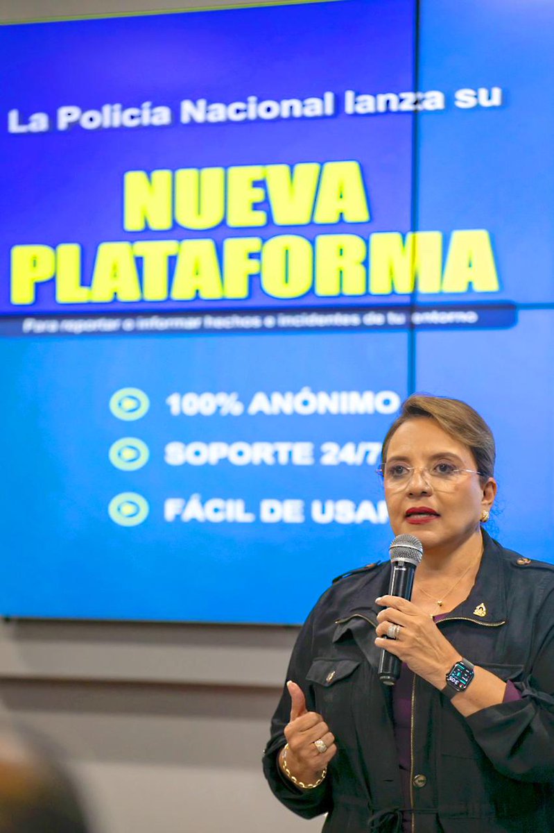 PPoderPopularHN's tweet photo. 📱🚨 #YoInformo ya está disponible.
La presidenta @XiomaraCastroZ lanza la app que te permite reportar delitos y emergencias de forma anónima y en tiempo real, con fotos o videos, y sin ir a una posta policial.
✅ Disponible gratis en iOS y Android.
🔴 Seguridad en la palma de tu mano.