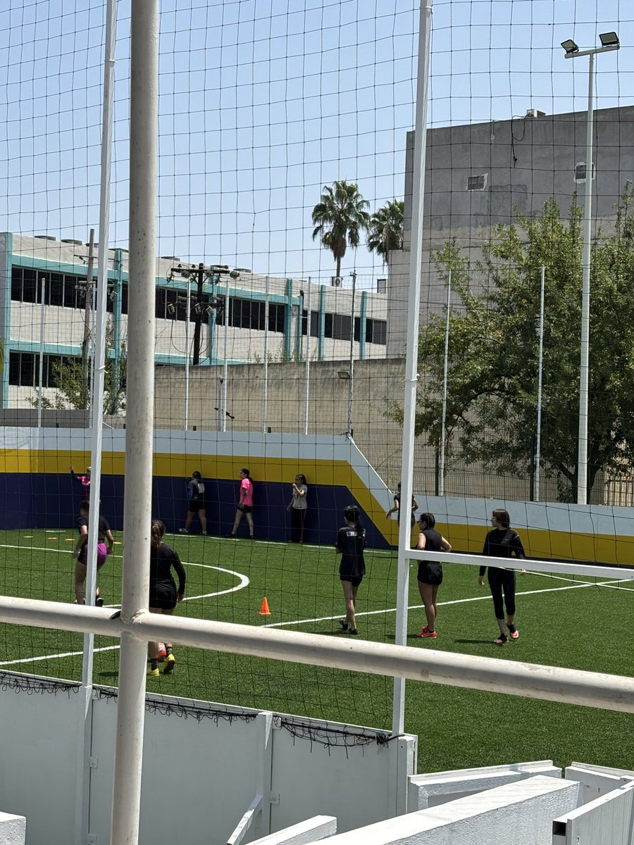 COMO UN G tweet media