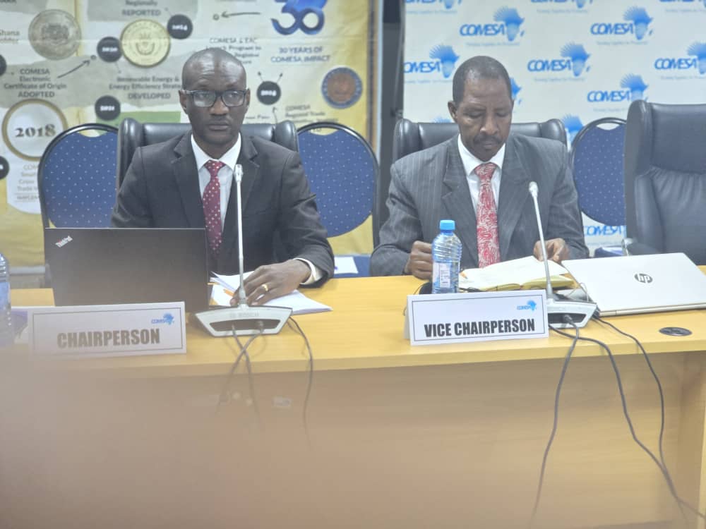 Ministère de la Santé Publique Burundi(MSPLS) (@mspls_bdi) on Twitter photo Zambie 12-13 août 2025
Le Burundi 🇧🇮 assure la présidence de la 2ᵉ réunion du Comité Technique Santé du COMESA, dirigée par Dr <a href="/bervolin5/">Olivier Nijimbere</a> , SP au @mspls_bdi . Les États membres définissent ensemble les orientations pour relever les défis sanitaires communs.
#Santé #COMESA Zambie 12-13 août 2025
Le Burundi 🇧🇮 assure la présidence de la 2ᵉ réunion du Comité Technique Santé du COMESA, dirigée par Dr <a href="/bervolin5/">Olivier Nijimbere</a> , SP au @mspls_bdi . Les États membres définissent ensemble les orientations pour relever les défis sanitaires communs.
#Santé #COMESA