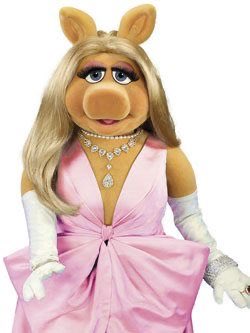 sid_gracee's tweet photo. ppl will really say “lipstick on a pig” as if she doesn’t exist https://t.co/1ZGE9xBZPV