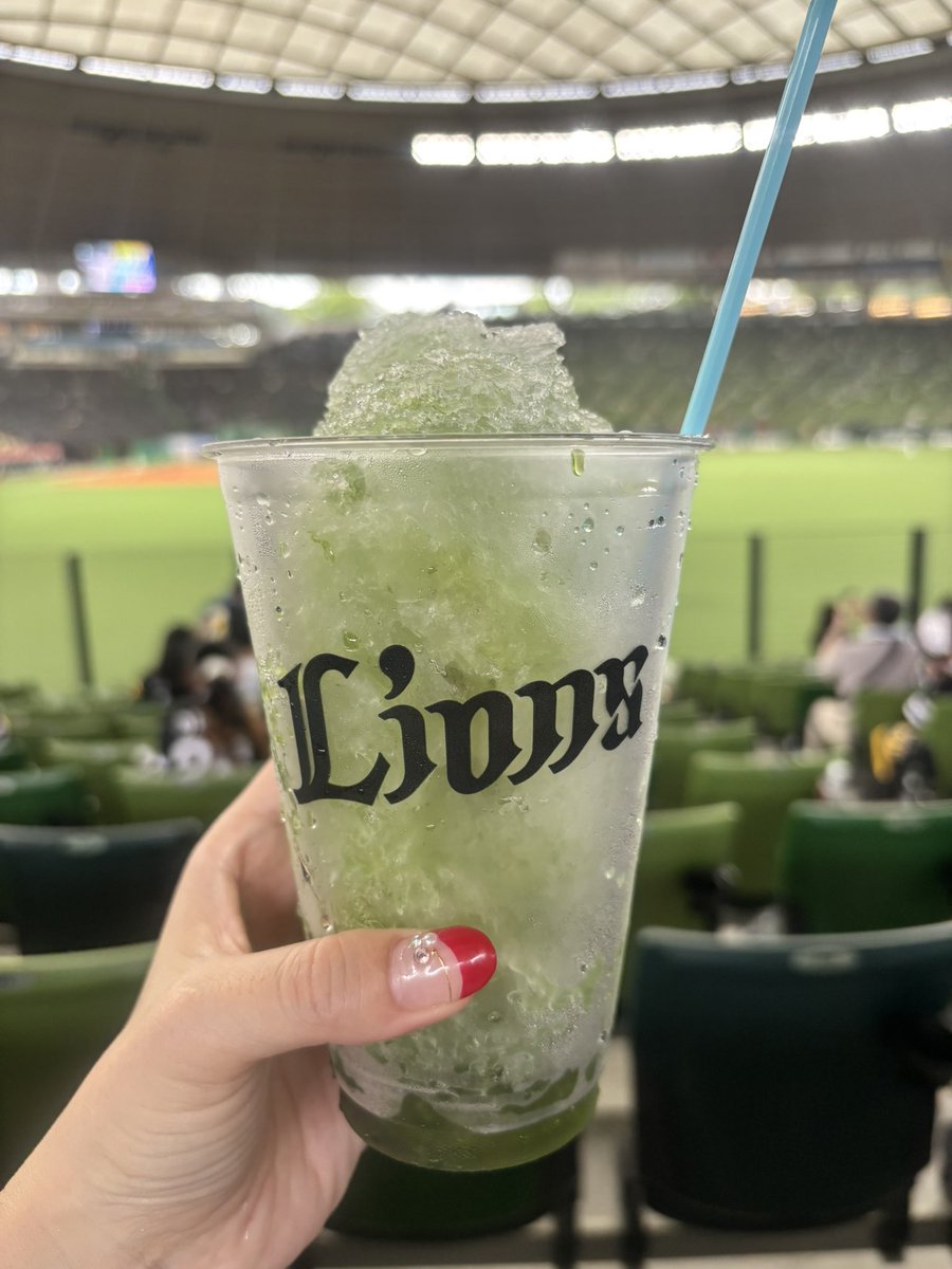 とりあえずビール🍺
じゃなくて、カキ氷から