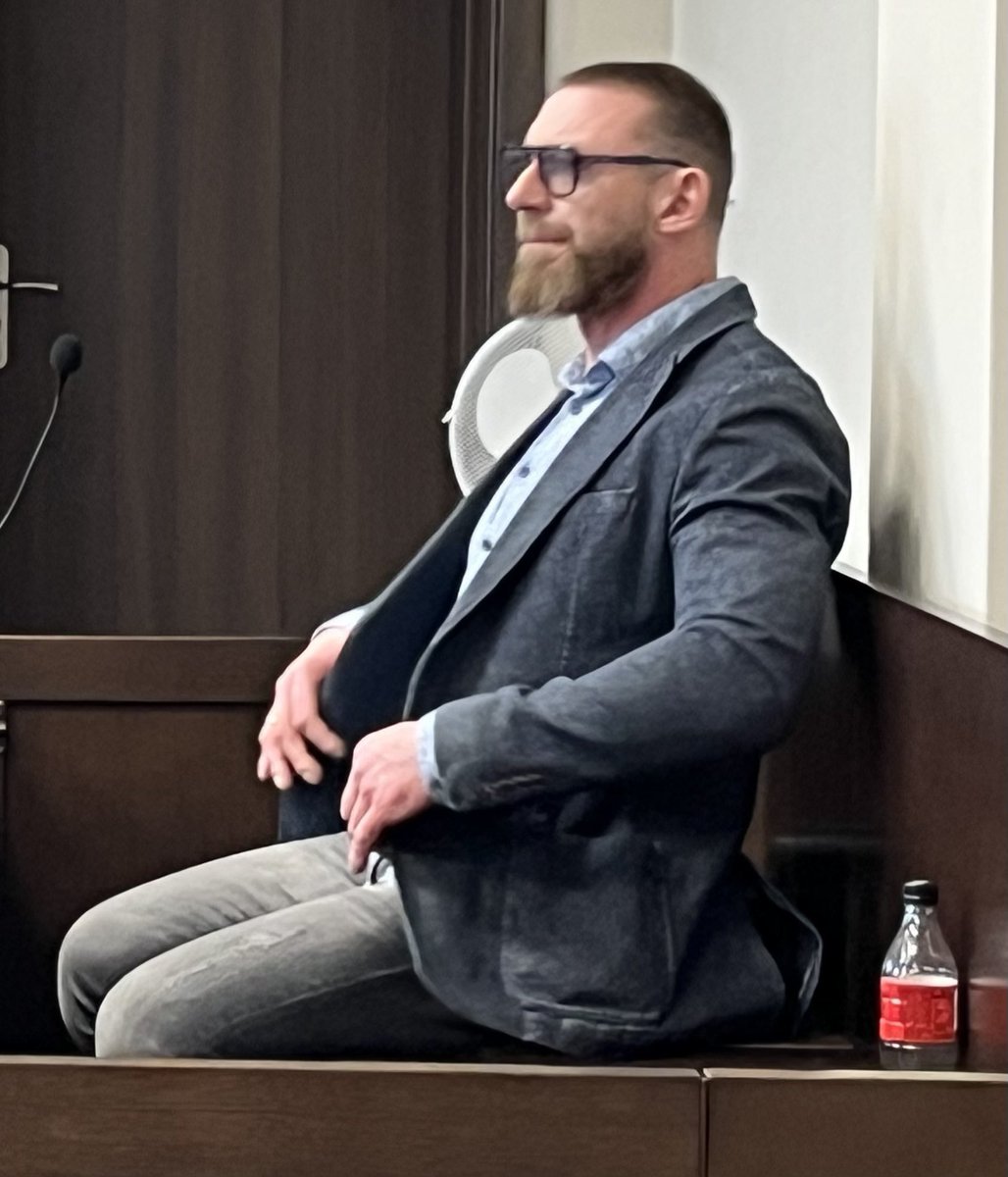 Kozanecki (pozwolił podawać wizerunek) ma coraz trudniej. Teraz zarzut, że z żoną ukrywał narkotyki.
Jego historia o tym, że mu ktoś koksu dosypał do szklanki wygląda na coraz mniej prawdopodobną