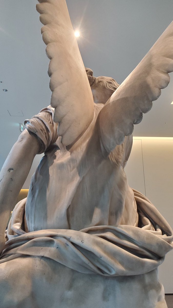 griffons_garden's tweet photo. アーティゾン美術館でアボリジナルアートと常設展の後に、カフェでお茶。
柔らかな月という名のハーブティと柑橘が爽やかなヴェリーヌ。美しい。
印象的だったガラスの爆弾と肩甲骨から生える天使の羽根 https://t.co/nx4IZI2JkS