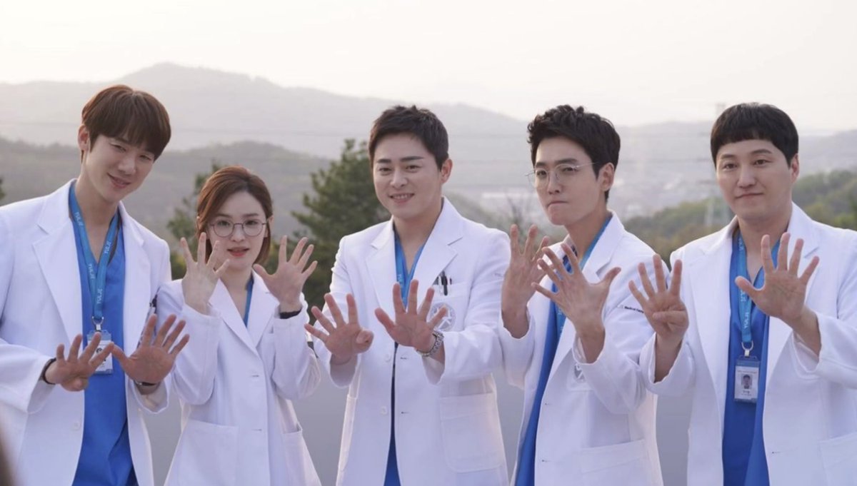 진짜 너무 갑자기 우리99즈가 너무 보고싶어요…