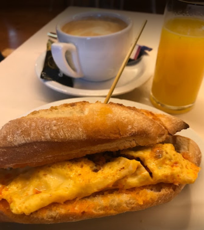 LaBoticaIndiana's tweet image. ¡Buenos días!
📆 Miércoles 13 de agosto.
😍 #Café, #pincho de #tortillafrancesa y #zumo.
Así empezamos la jornada en cualquiera de nuestros locales en #Asturias.
🎯 laboticaindiana.com #FelizMiércoles