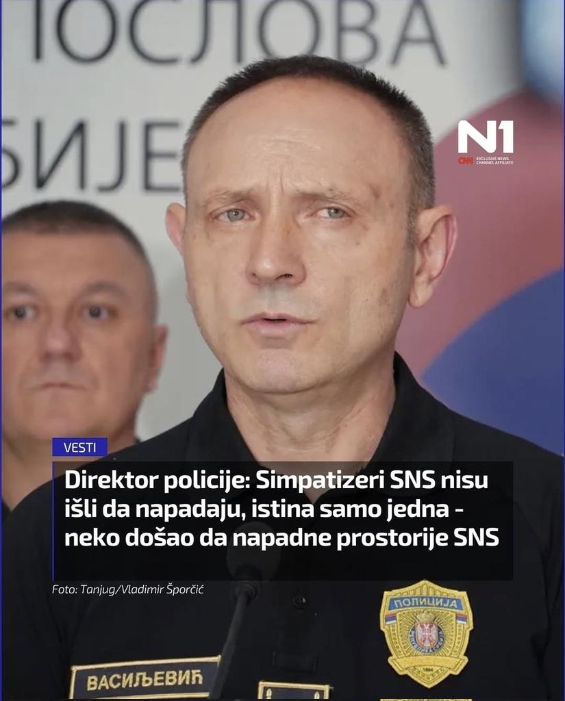 van_kuber's tweet photo. Direktore, ne moraš da se trudiš, dovoljno si iritantan i ništa da ne izgovoriš... #vrbas #srbija https://t.co/dK4YFh96Gs