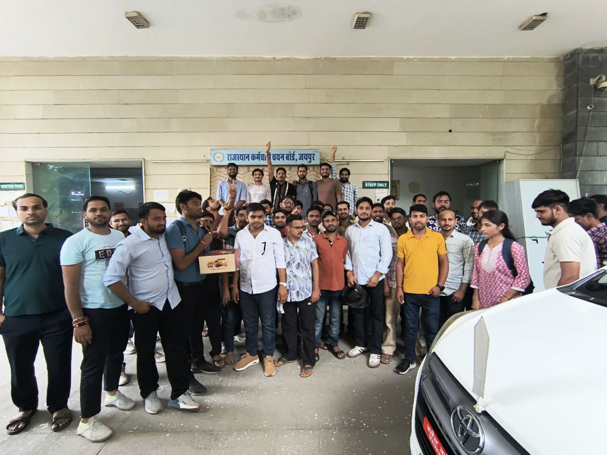 LDCsangh's tweet image. आलोक राज जी @alokrajRSSB  मुख्यमंत्री साहब @BhajanlalBjp 
देख लीजिए कब तक हमें यूंही चक्कर खाने पर मजबूर करोगे
हमारी एग्जाम लगे 1 साल हो गया रिज़ल्ट अभी तक नहीं आया
कृपया रिजल्ट जारी कीजीए 
@HANUMANKISAN #LDC_रिजल्ट_जारी_करो 
#आलोकजी_LDC_रिजल्ट_जारी_करो