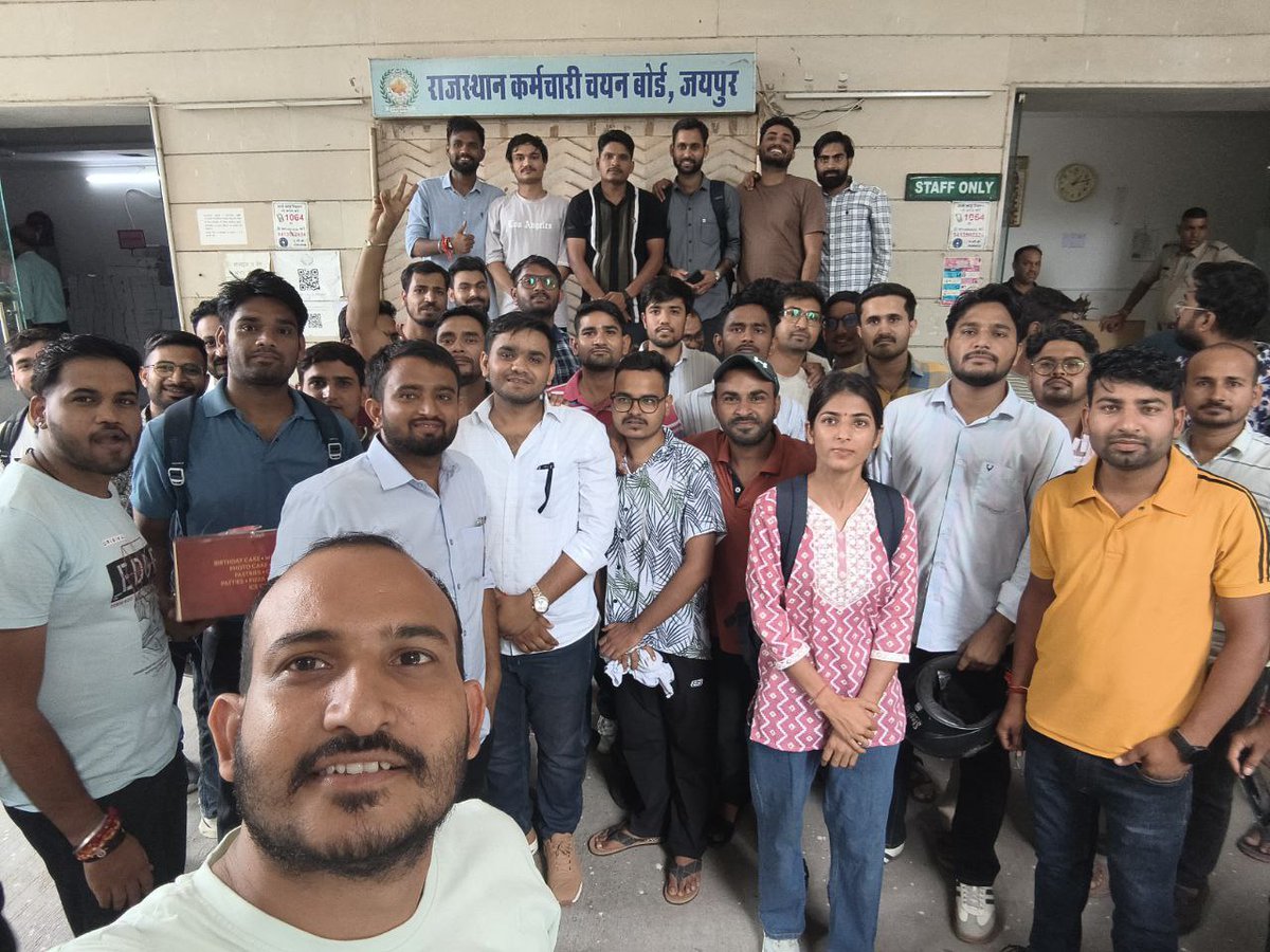 LDCsangh's tweet image. आलोक राज जी @alokrajRSSB  मुख्यमंत्री साहब @BhajanlalBjp 
देख लीजिए कब तक हमें यूंही चक्कर खाने पर मजबूर करोगे
हमारी एग्जाम लगे 1 साल हो गया रिज़ल्ट अभी तक नहीं आया
कृपया रिजल्ट जारी कीजीए 
@HANUMANKISAN #LDC_रिजल्ट_जारी_करो 
#आलोकजी_LDC_रिजल्ट_जारी_करो