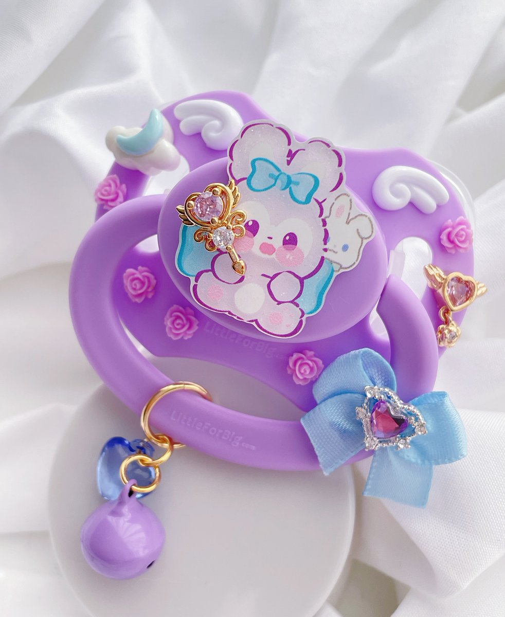 공주의 규칙!‧˚₊

리틀포빅 나라의 해맑은 토끼 공주님이랑 
공주 놀이 할 사람✋🏻

🎀손잡이 이니셜 추가 가능🎀
문의는 DM 또는 open.kakao.com/me/Leevett_S2