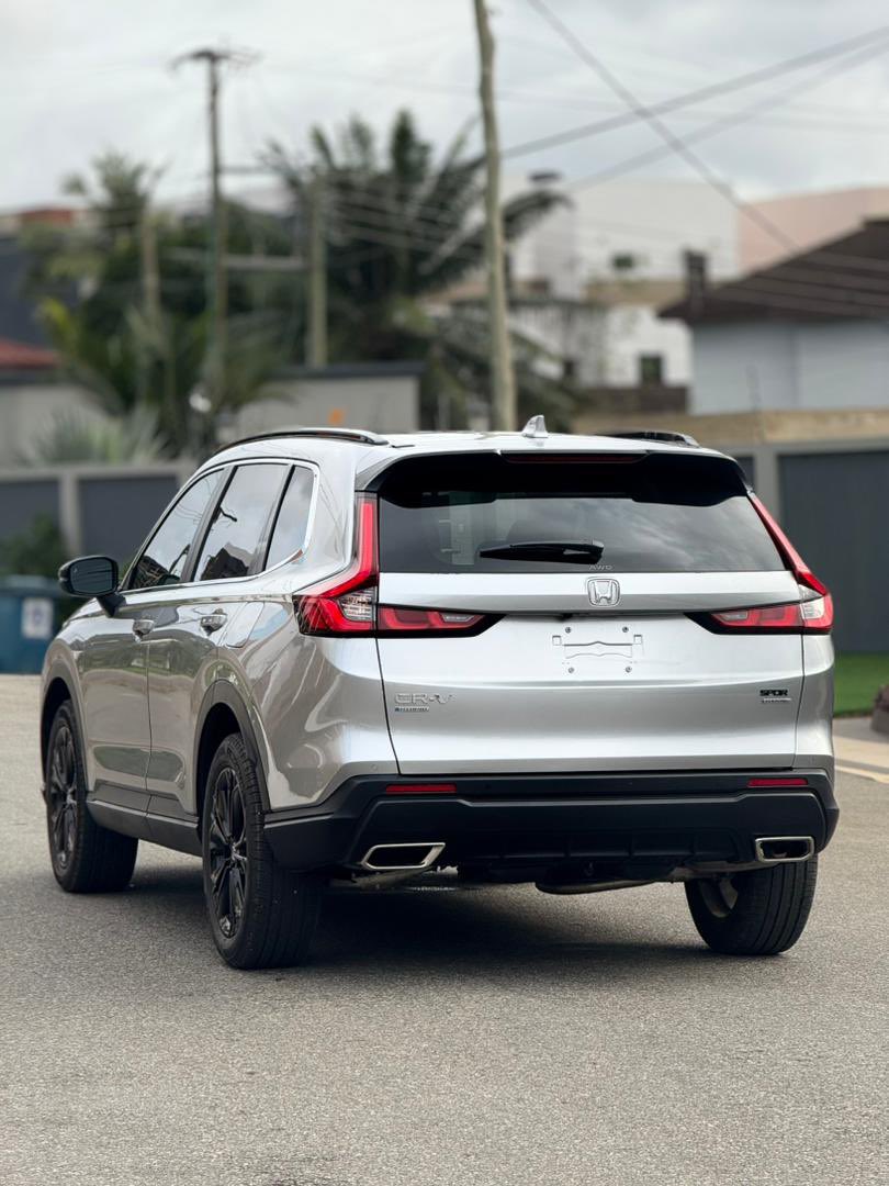 GodfredWornyo's tweet photo. 2024 Honda CR-V Sport Touring Hybrid
Keyless Entry/Start
Remote start
Sunroof
Leather seats
Touch infotainment system with wireless CarPlay and android auto
Heated seats
Blindspot monitors 
Rear view camera
Honda sensing tech
🇬🇭718,000
📞0249142833 https://t.co/792P7eP1C6