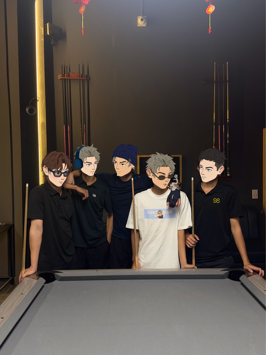 Contrarians_SC's tweet photo. #Contrarians bumps into #Ozion for an unexpected meet-up 🎱🤜🤛

#ContrariansNFT #ContrariansIRL #Ozion https://t.co/Y8NhcCz9qn