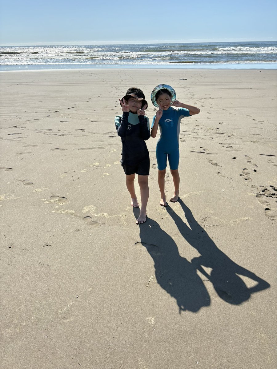 Himemaru19's tweet photo. お散歩がてらのボディーボード♪
今年は2人乗りの板にしてみたよ
どんどん上手くなってる～？！

#bodyboard #surfing
#ボディーボード #サーフィン
#夏休み #海 https://t.co/w1qo0fGymz