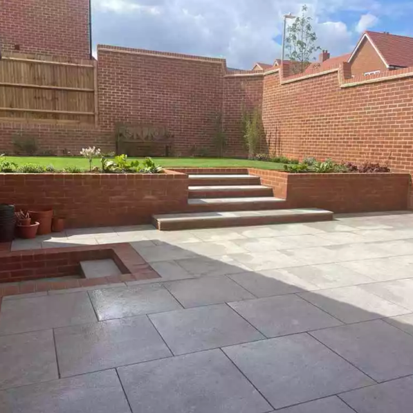 brymarts's tweet photo. Whilst hiring a #landscaper may seem like an additional expense, our expertise can help you avoid costly mistakes.

We can recommend cost-effective solutions &amp; materials that fit your budget while achieving the desired results.

Find out more here: https://t.co/vh1z3UpQ6I https://t.co/KnDPDgLrTo