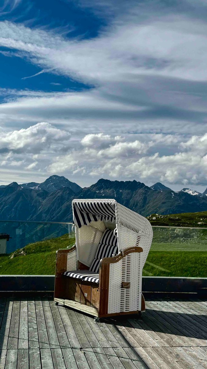comolake_today's tweet photo. ⛰️ When summer heat shimmers over Lake Como, escape to the cool elegance of St. Moritz. The crisp mountain air, gentle breezes, and refreshing alpine landscapes offer the perfect contrast to the lake’s warm: https://t.co/ZYVa3jIRLd 

#comolaketoday #stmoritz #travel https://t.co/X3j2HKaOVQ
