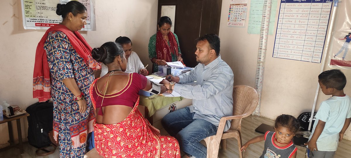 HwcBantiya's tweet photo. આજ રોજ આયુષમાન આરોગ્ય મંદિર બંટીયા ના સેજા ગામ ઘંટીયા ગામે મમતા દિવસ નુ આયોજન કરવામાં આવ્યું તેમાં બાળકો ને રસીકરણ કરવામાં આવ્યું અને સગર્ભા સ્ત્રીઓ નું ચેક અપ કરવામાં આવ્યું અને જરૂરી માર્ગદર્શન આપેલ. #MamtaSession #Vaccination #incendio #HealthForAll #healthandwellness https://t.co/ye9pI1uw1o