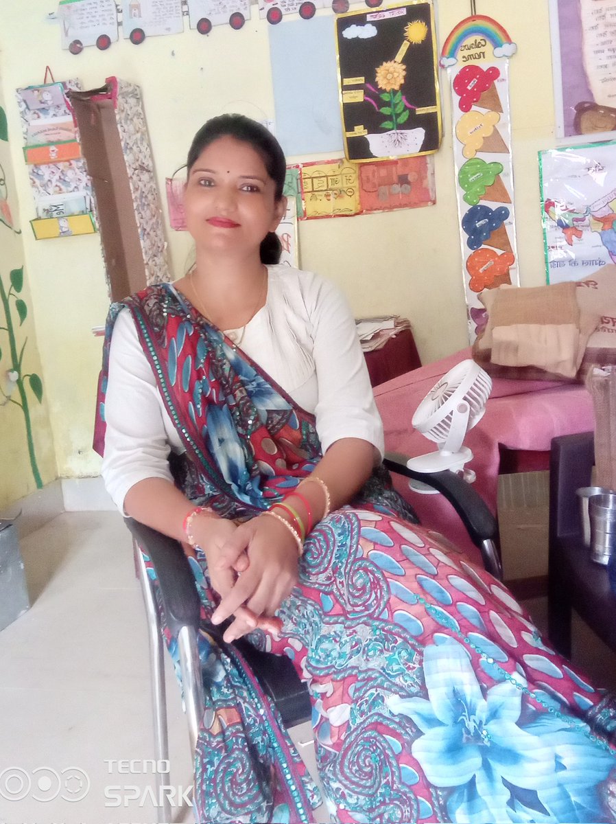 जिंदगी को समझना है , तो पीछे देखें और यदि जिंदगी को जीना है तो आगे देखें...
#नजरिया
#DearMam