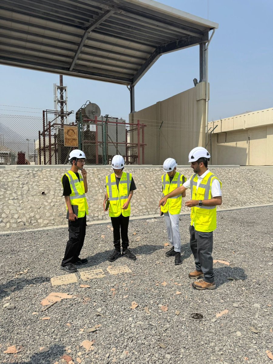 musandamschool's tweet photo. تعزيزًا للشراكة بين التعليم والقطاع الخاص، شارك طلاب مدرسة مسندم في برنامج خبرات العمل، بالتعاون بين شركة نماء لتوزيع الكهرباء ووزارة التربية والتعليم يهدف البرنامج إلى صقل مهارات الطلاب وتزويدهم بالخبرة العملية استعدادًا لمستقبلهم المهني
@EduGovMsd 
@NamaDistribut https://t.co/atLovawgaT